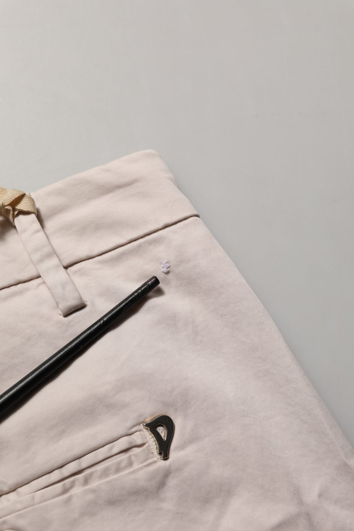 Pantalon carotte femme court taille basse beige Dondup