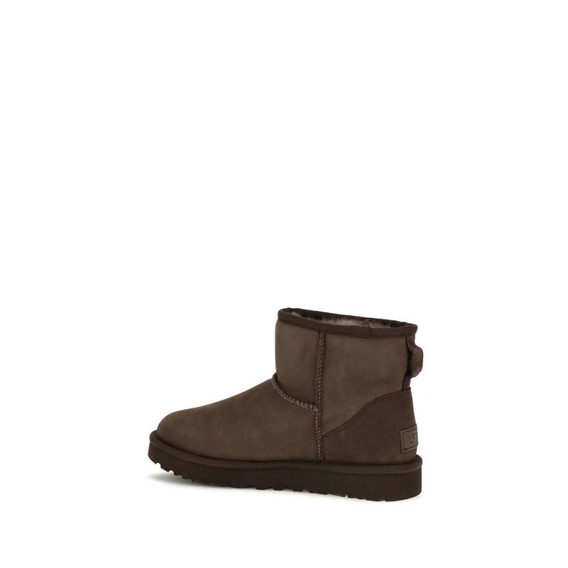 UGG Brown Calf Leather Bos Taurus Ankle Boots