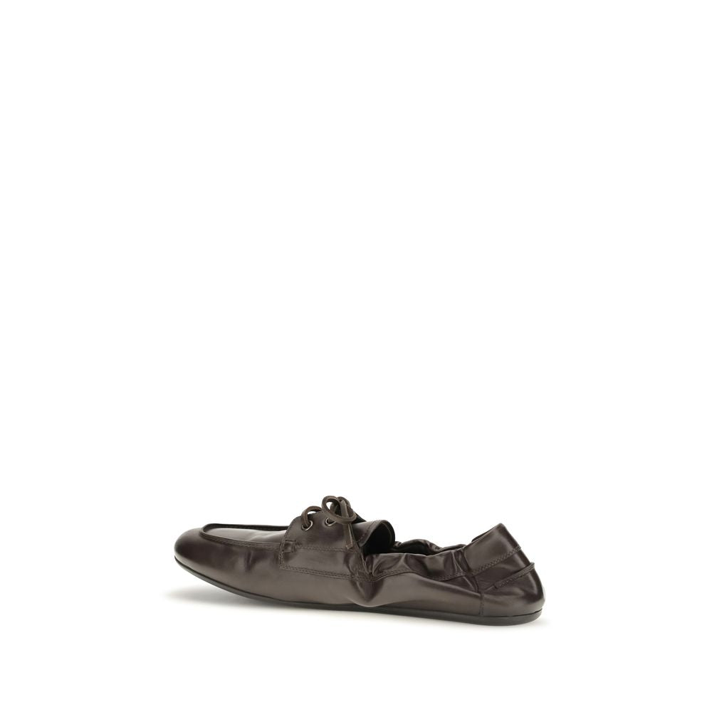 Mocassins à enfiler Prada en cuir de veau marron