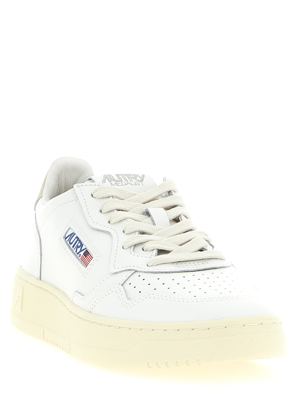 Baskets basses Autry en cuir de vachette beige