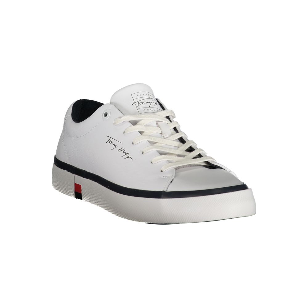 Tommy Hilfiger : Sublimez votre style avec des baskets blanches élégantes