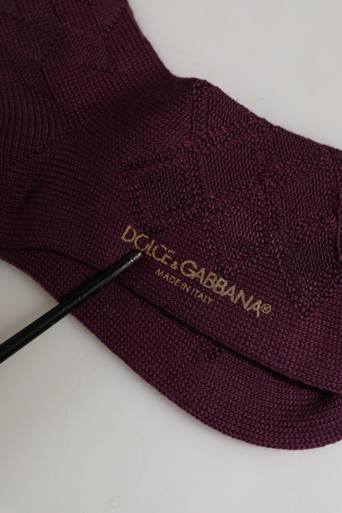 Dolce & Gabbana Burgundy Wool Crest Logo Knee High Accessory Socks