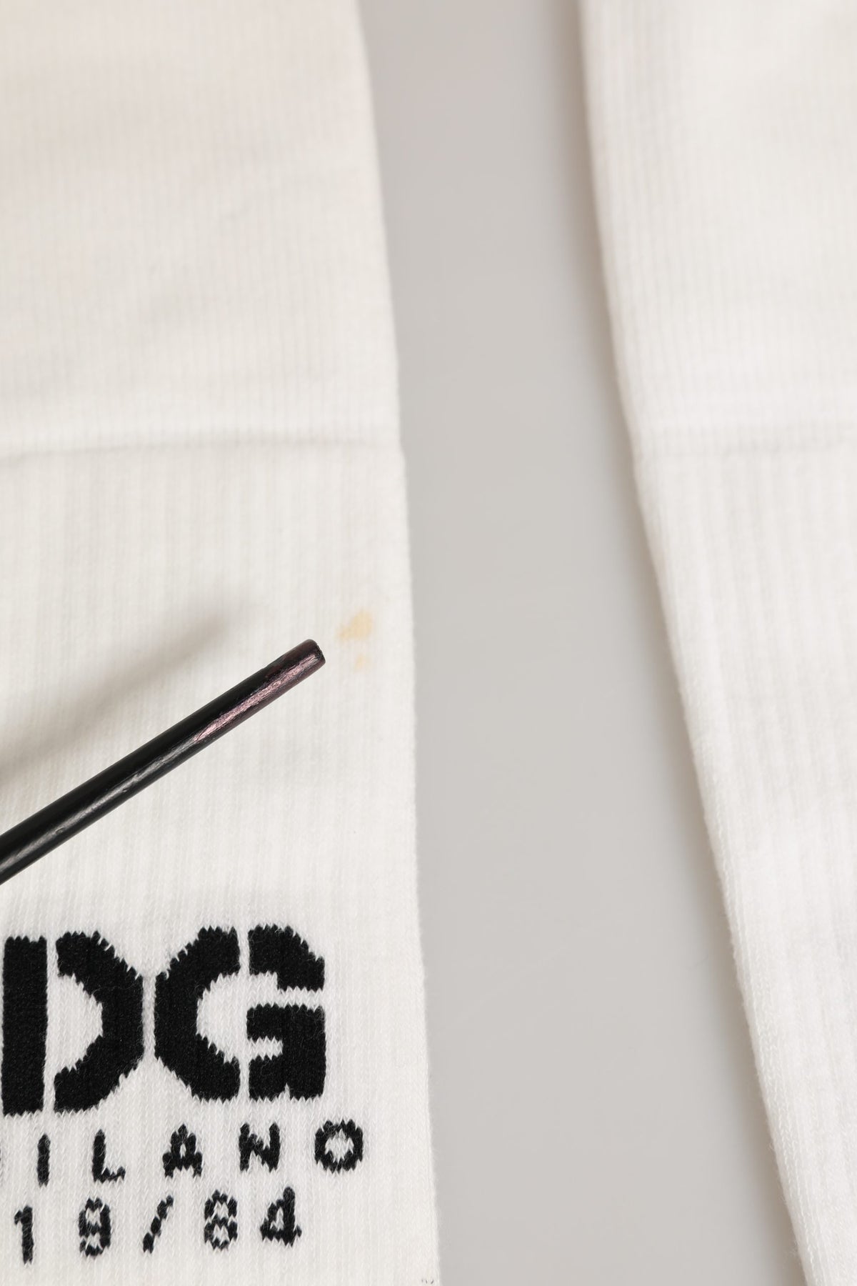 Dolce & Gabbana Men White Cotton Over The Calf Accessory Socks