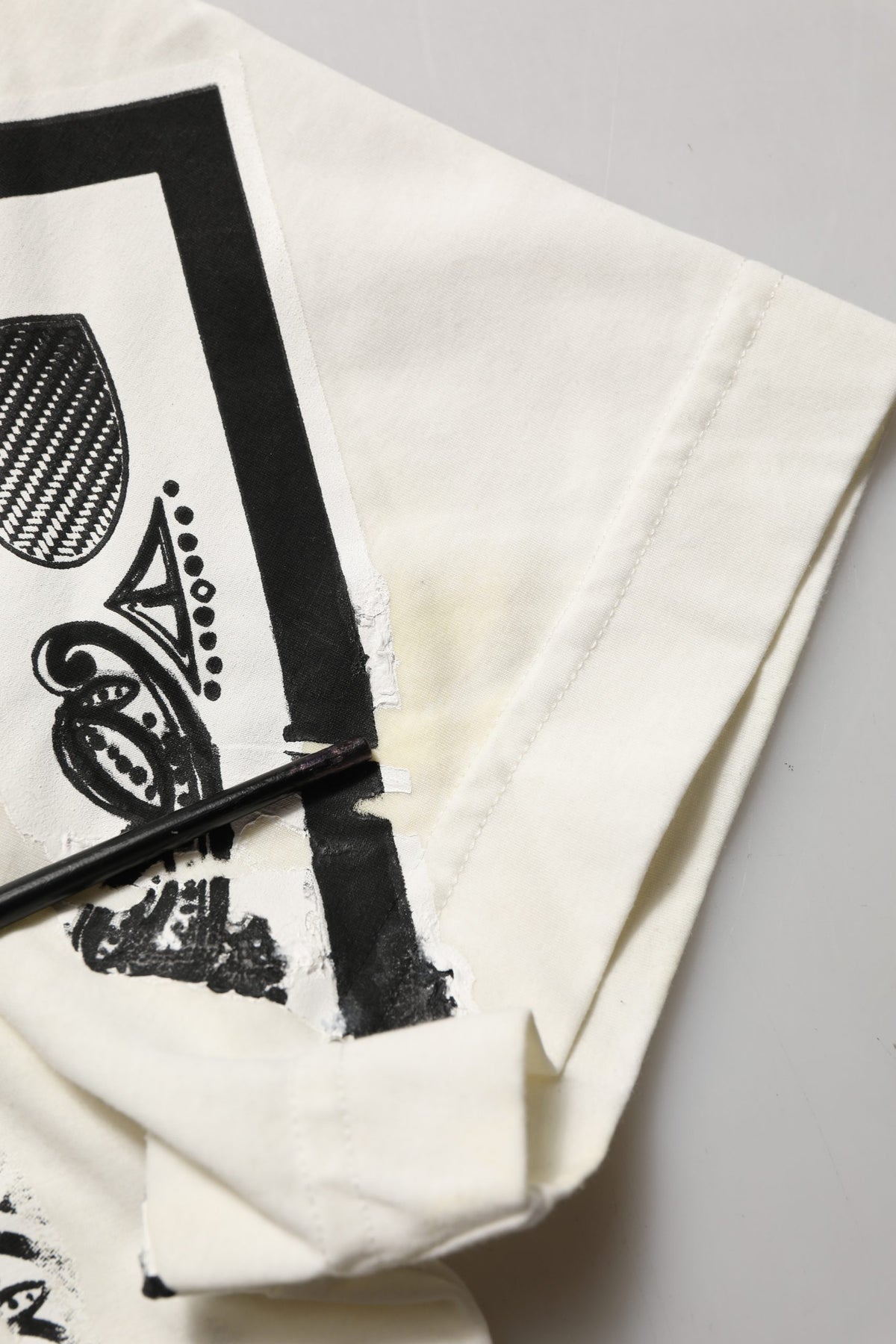 Dolce & Gabbana White Bandana Print Cotton Crew Neck T-shirt