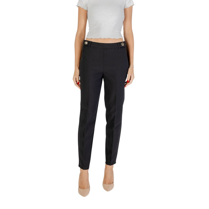 Only ONLASTRID LIFE HW ANK CIGARETTE PANT TLR - Black