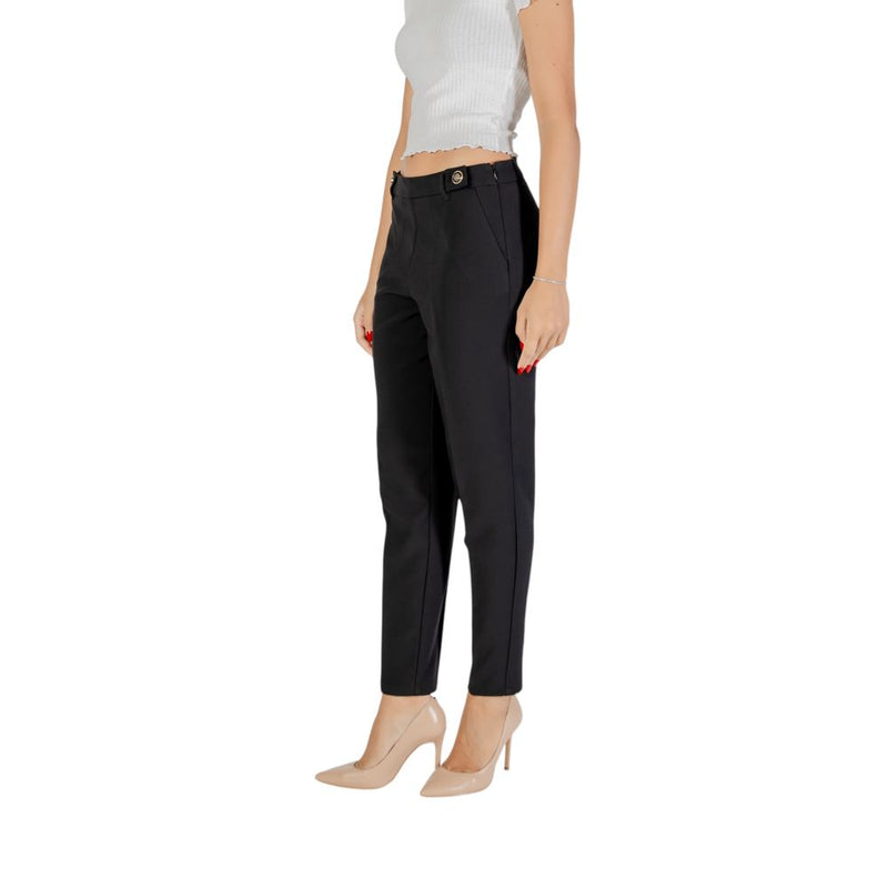 Only ONLASTRID LIFE HW ANK CIGARETTE PANT TLR - Black