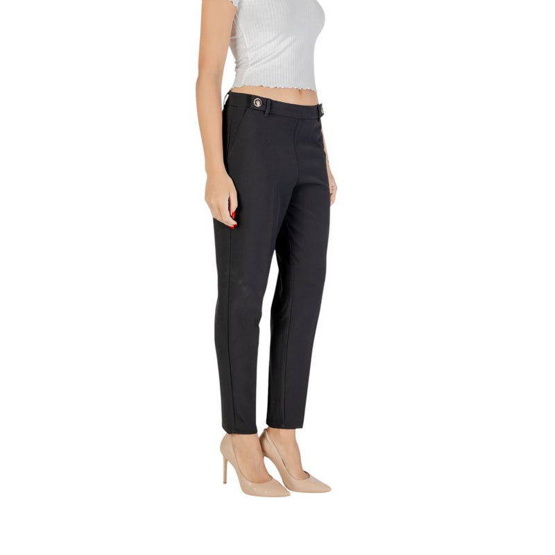 Only ONLASTRID LIFE HW ANK CIGARETTE PANT TLR - Black