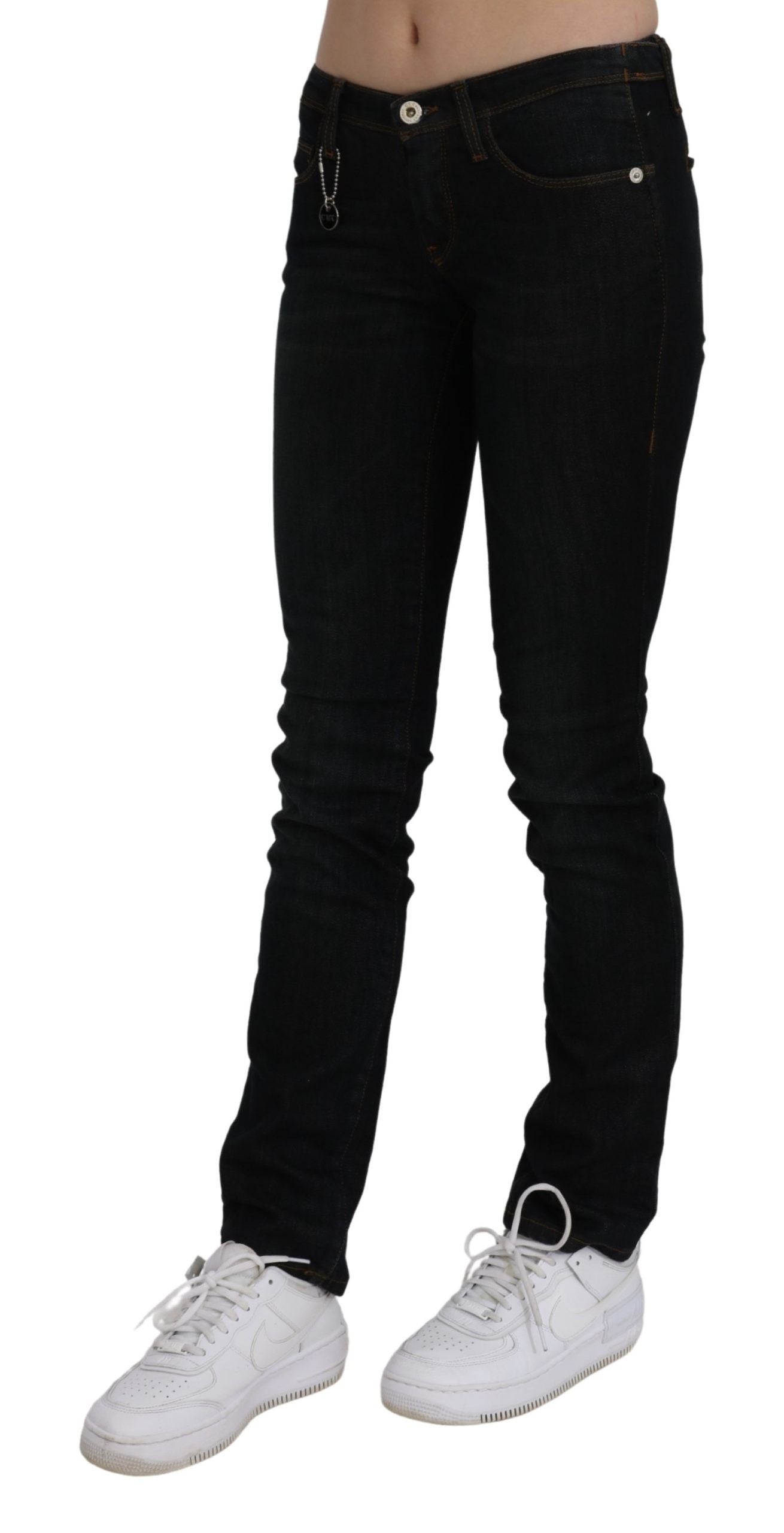 Costume National - Jean en coton délavé noir, taille mi-hauteur, coupe skinny.