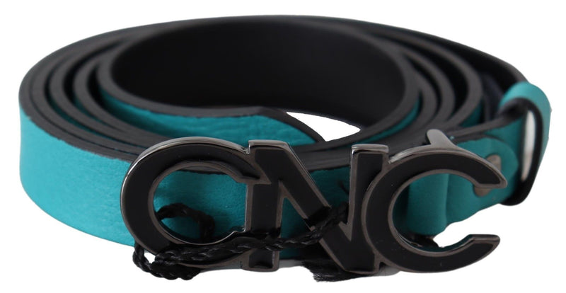 Ceinture à boucle argentée avec logo en cuir bleu vert et costume national
