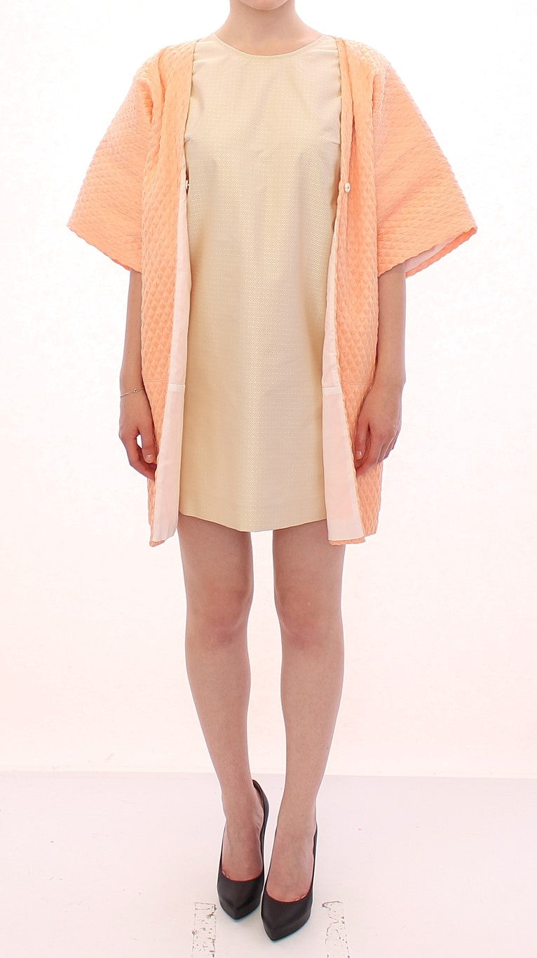 Veste-manteau rose à manches courtes d'Andrea Incontri