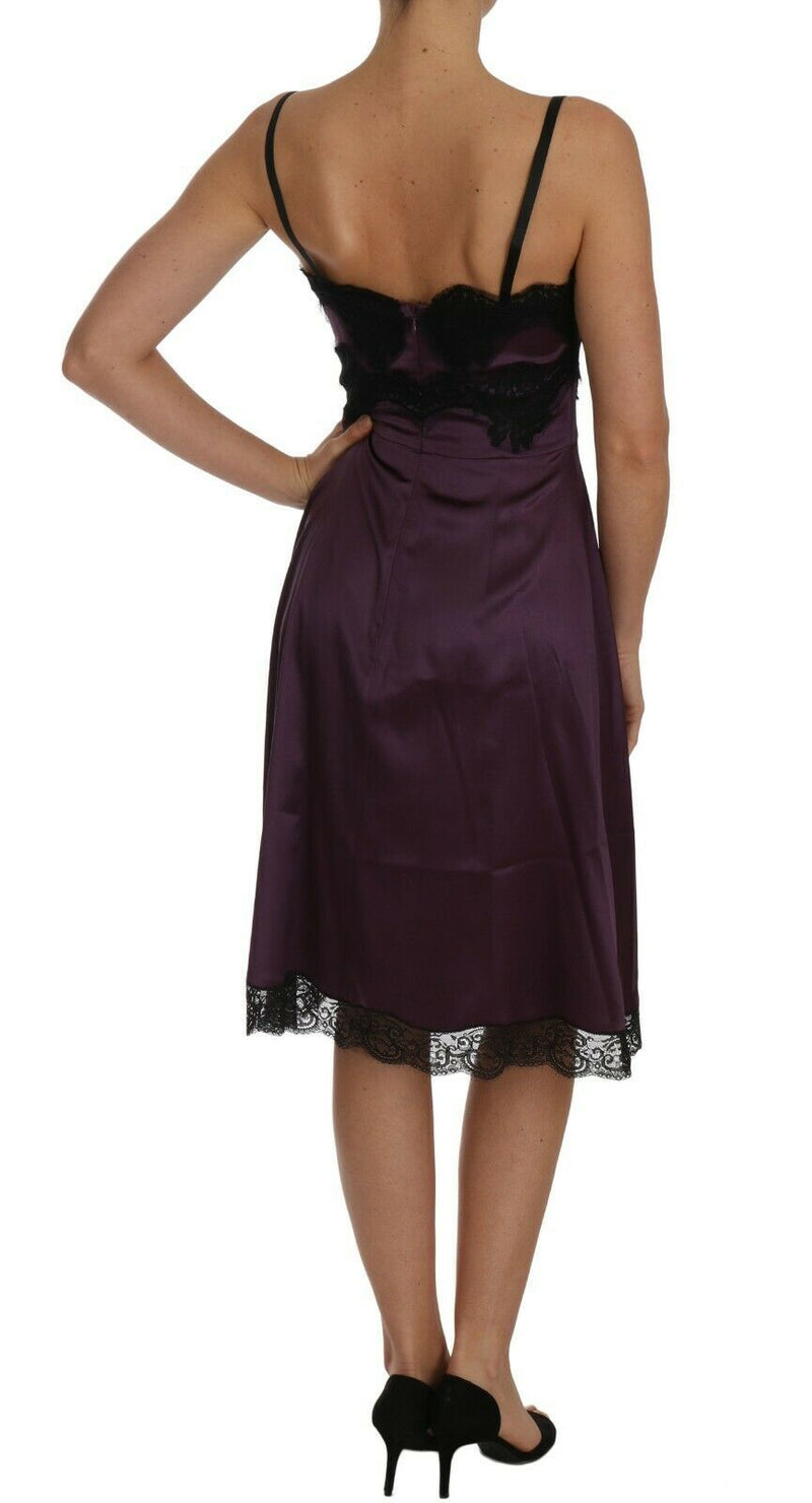 Robe trapèze en dentelle noire extensible en soie violette de Dolce &amp; Gabbana