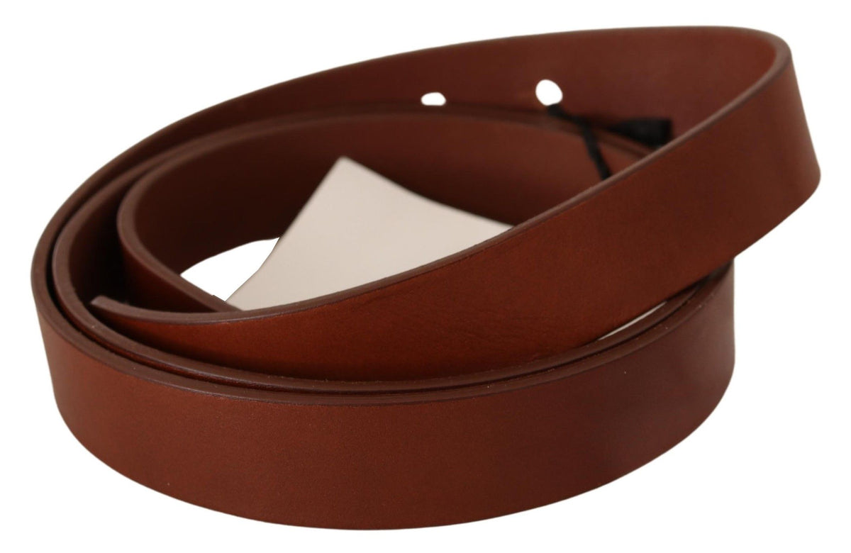 Ceinture en cuir marron avec fermeture argentée pour costume national