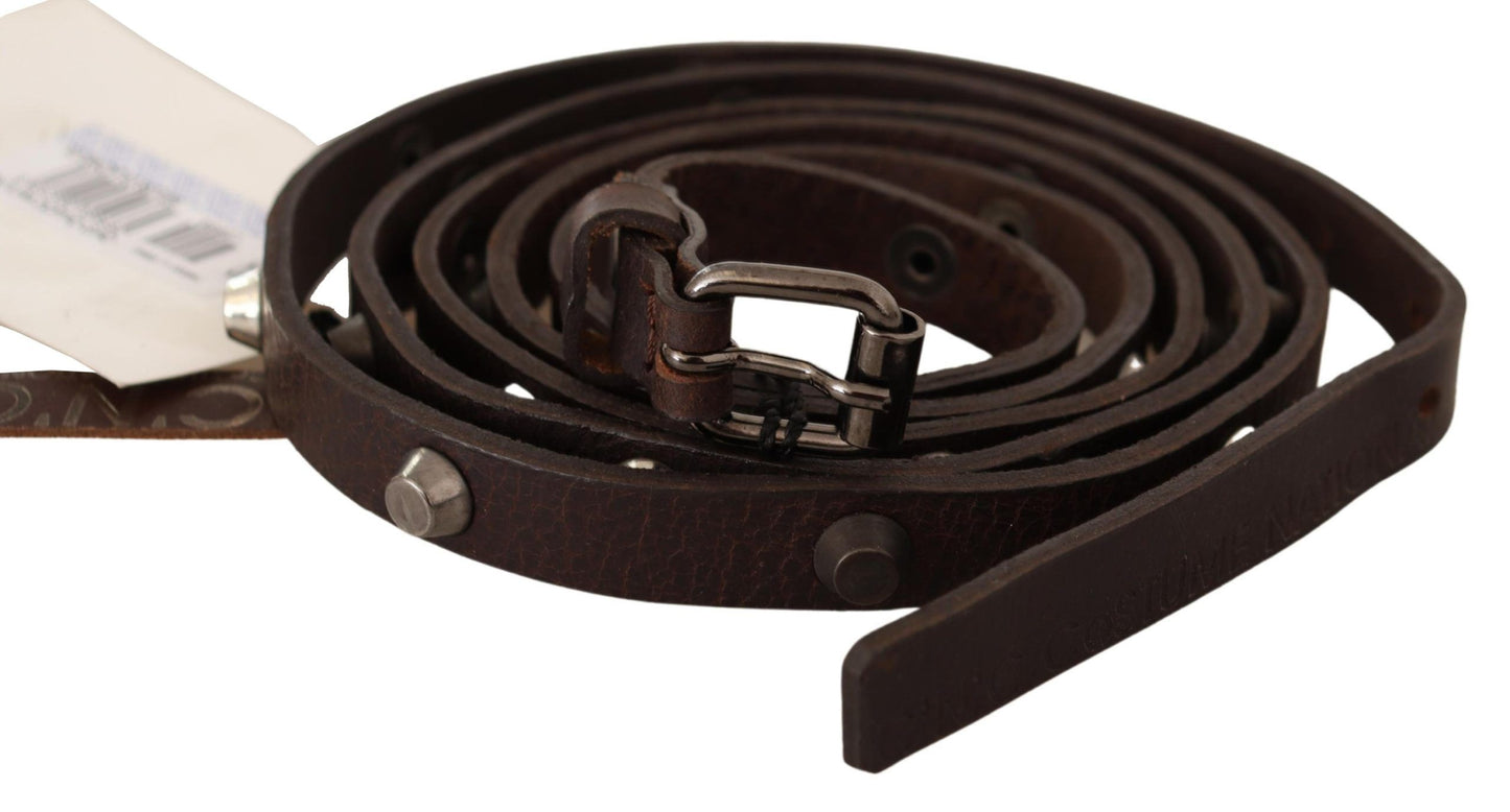 Ceinture en cuir marron avec boucle argentée de style national