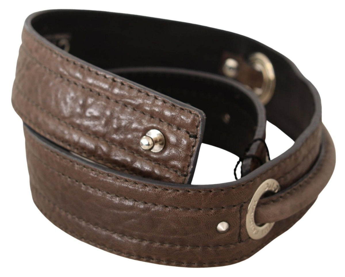 Ceinture en cuir marron avec fermeture argentée pour costume national