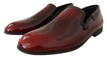 Escarpins à bout rond en cuir verni bordeaux de Dolce & Gabbana