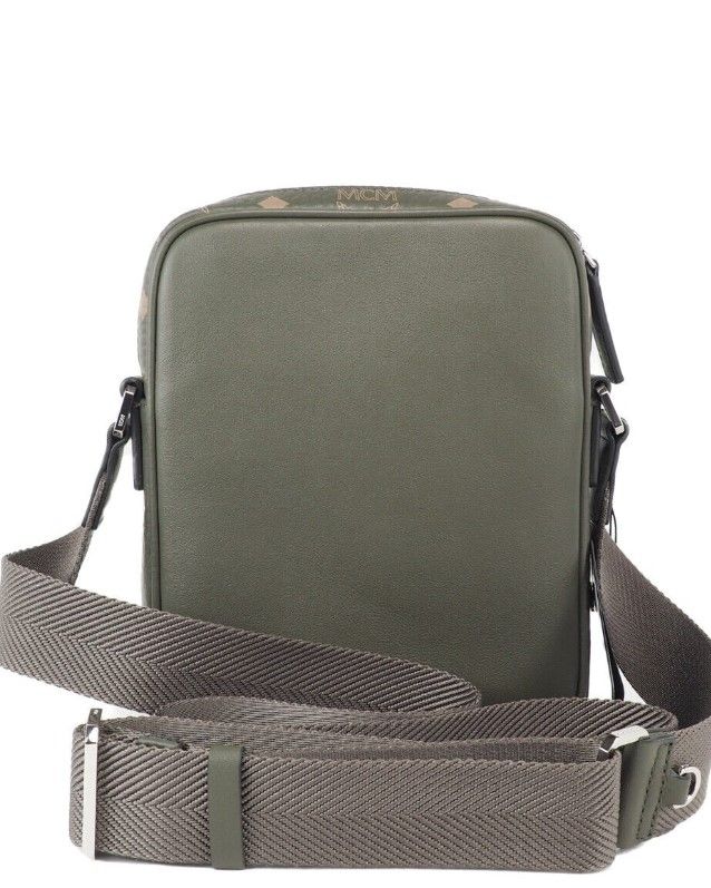 MCM Klassik Mini Sea Turtle Visetos multifunctionele crossbodytas van gemengd leer, groen.