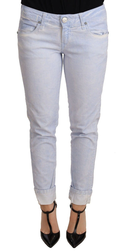 Jean skinny pour femme Acht en coton bleu clair, avec revers au bas.
