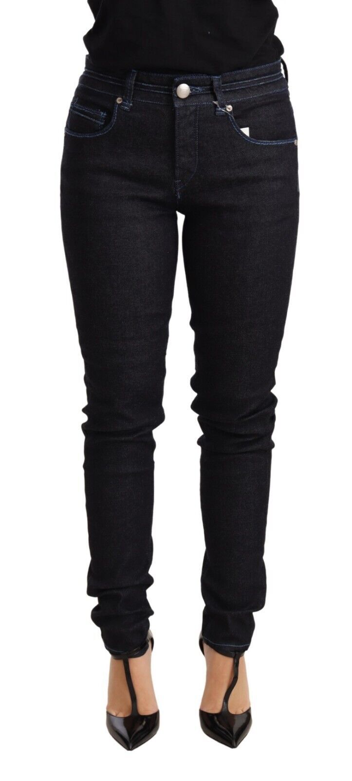 Jean femme en coton bleu clair, taille basse, coupe slim.