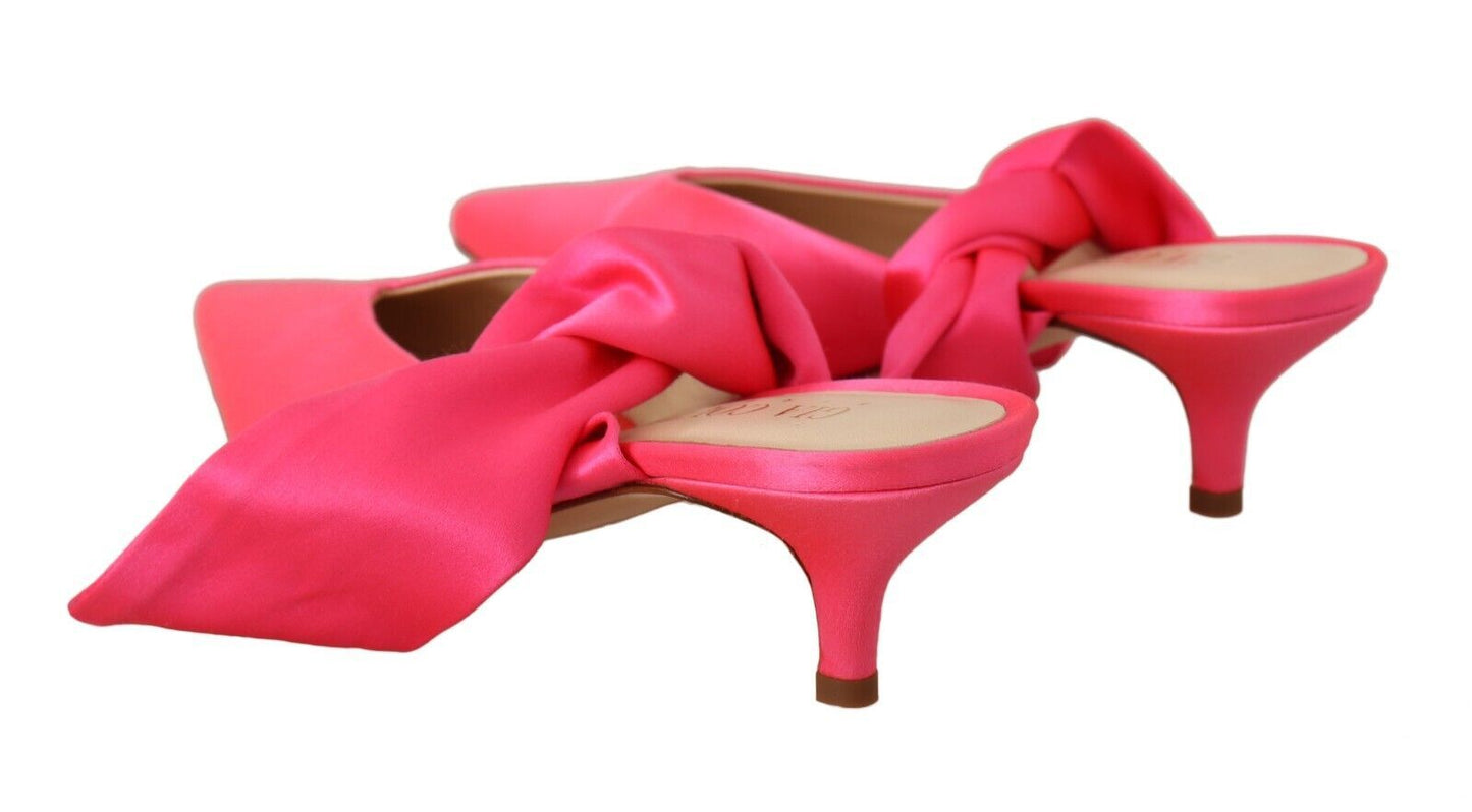 GIA COUTURE Roze leren pumps met kittenhiel en vetersluiting