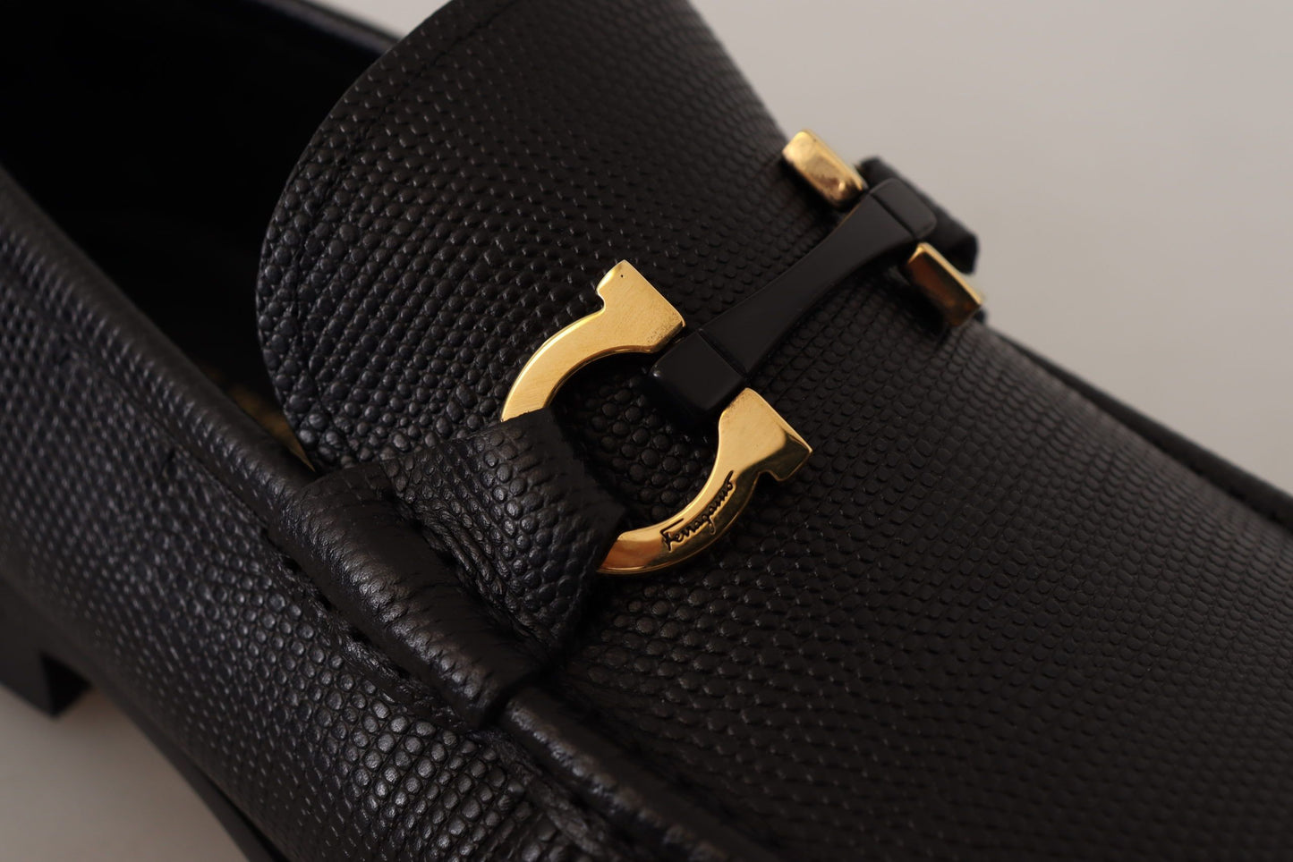 Brogues Salvatore Ferragamo en cuir de veau noir élégantes