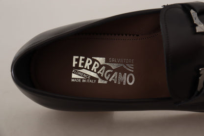 Brogues Salvatore Ferragamo en cuir noir, modèle Gancio Bit.