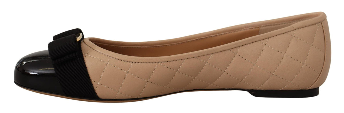 Salvatore Ferragamo Élégantes Ballerines en Cuir Matelassé - Design Bicolore Chic