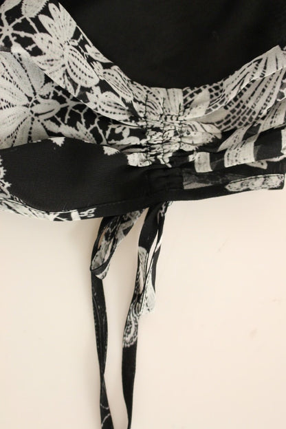 Robe cocktail fluide en soie noire à motifs floraux de Sachin & Babi