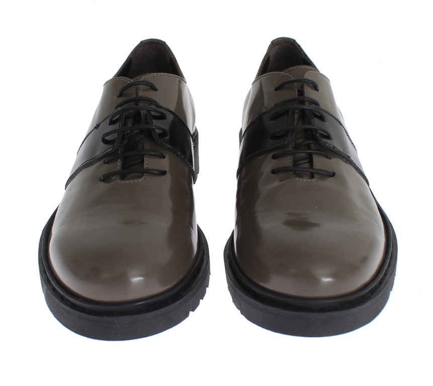 AI_ Chaussures en cuir marron gris à lacets
