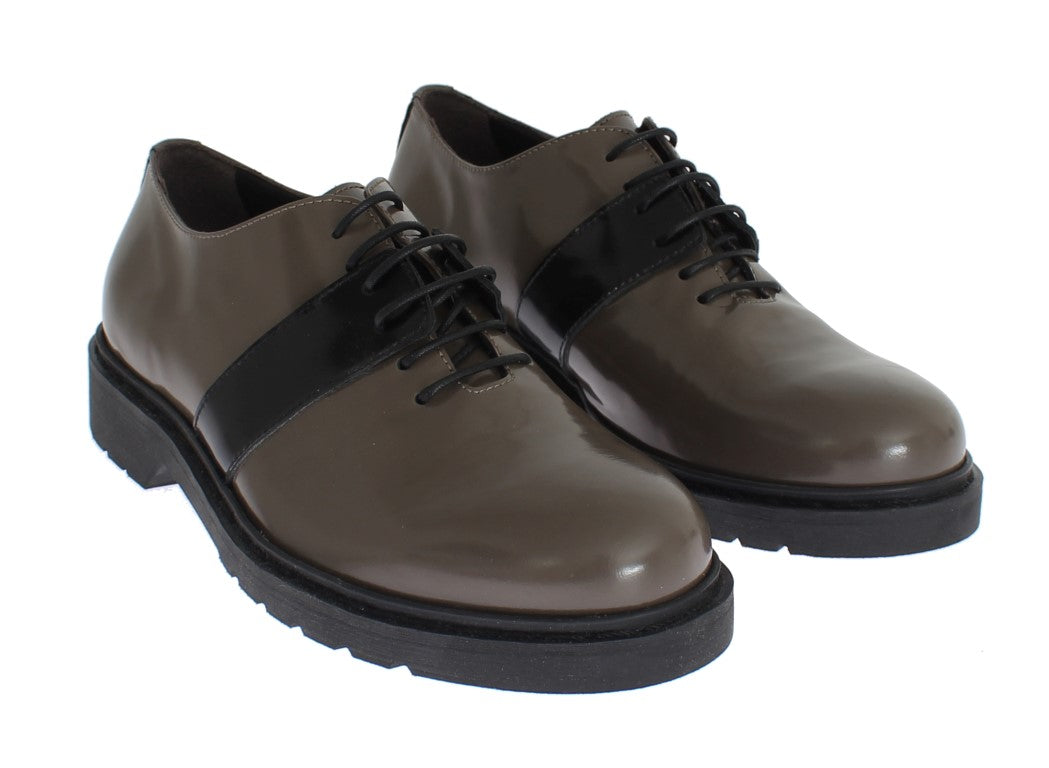 AI_ Chaussures en cuir marron gris à lacets