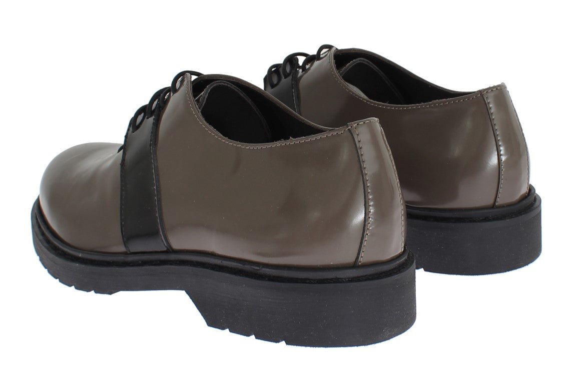 AI_ Chaussures en cuir marron gris à lacets