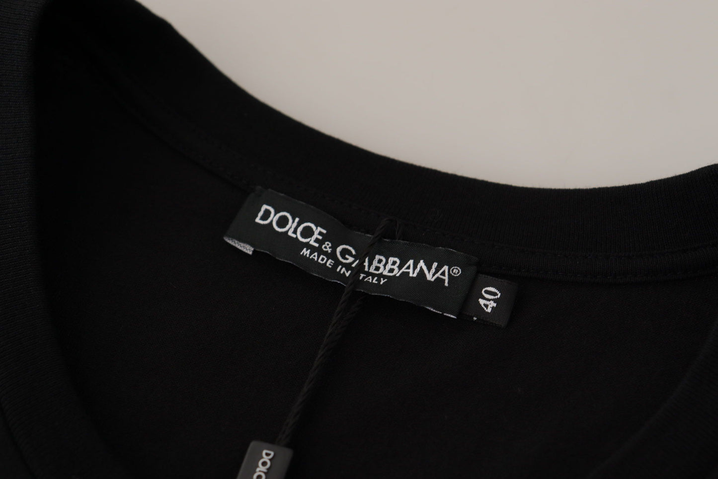 Dolce & Gabbana wit katoenen T-shirt met zwart logo en ronde hals.