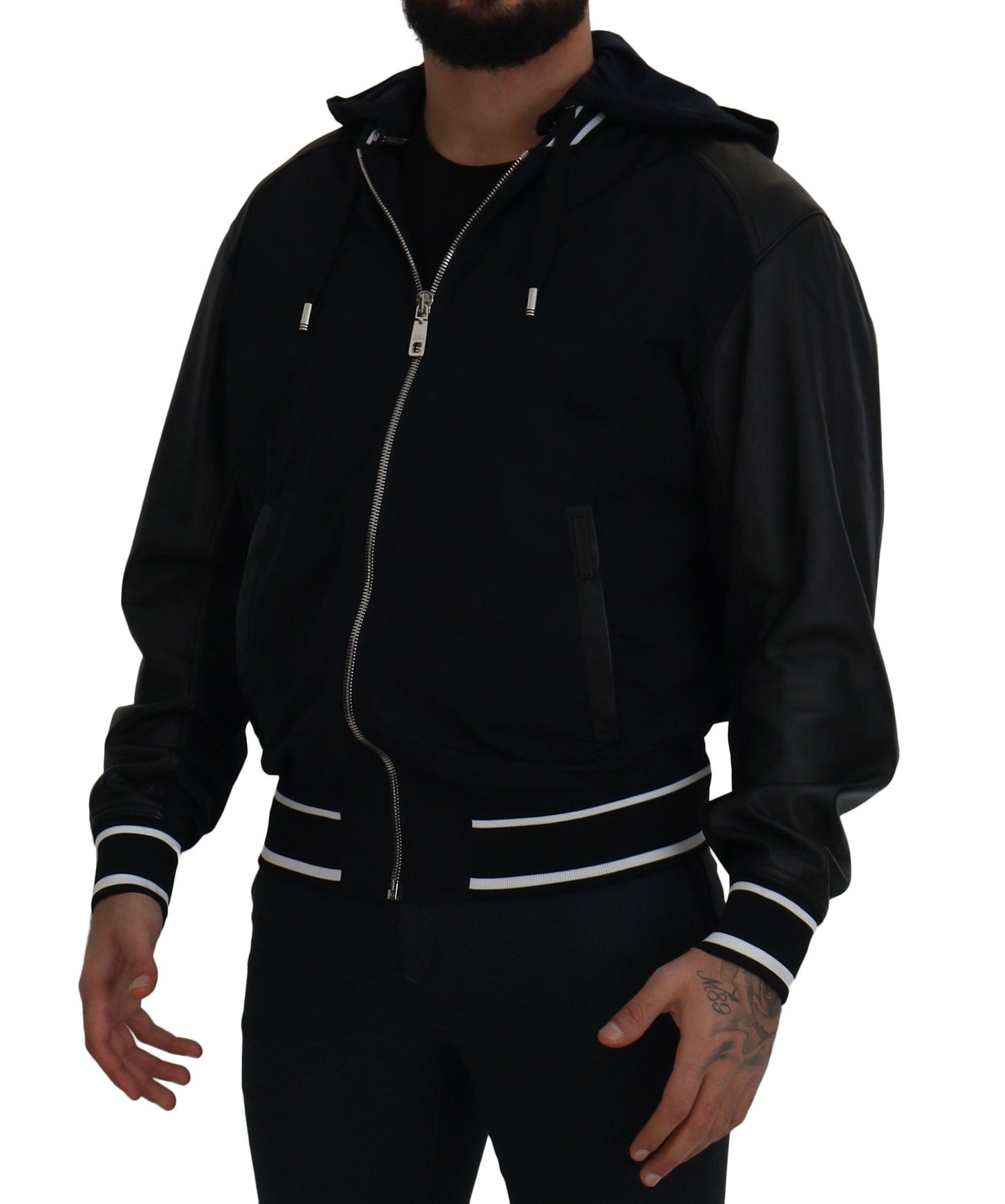 Dolce & Gabbana, veste-blouson noire en polyester avec capuche.