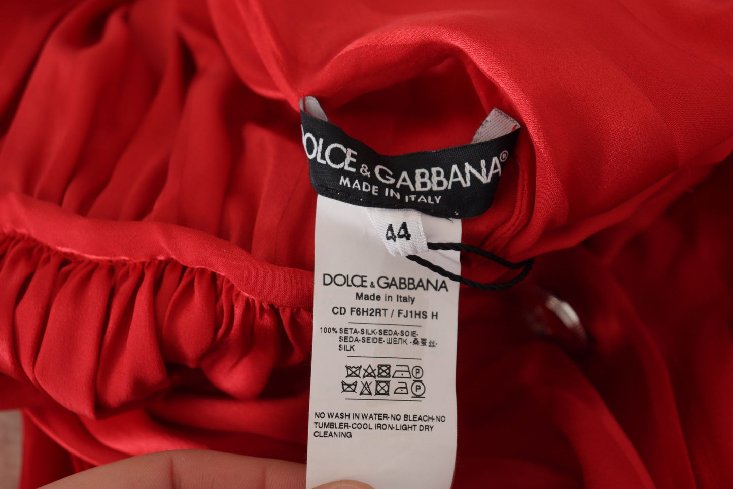 Dolce & Gabbana rode, knoopbare, gesprijsde midi-jurk van satijnen zijde