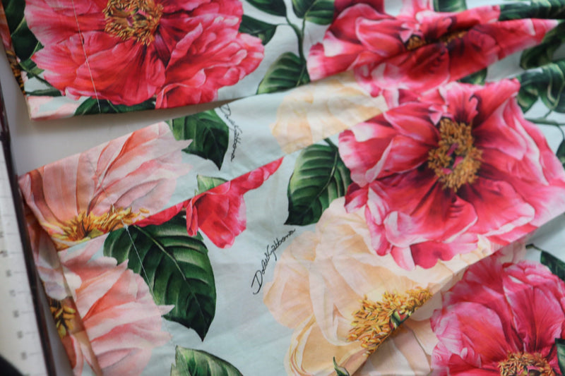 Dolce & Gabbana Multicolor Flora Printed High Waist Cropped Pants