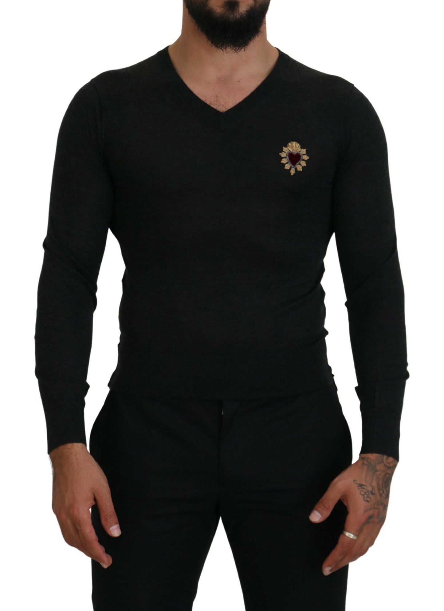 Pull en cachemire gris à col en V avec cœur doré de Dolce &amp; Gabbana