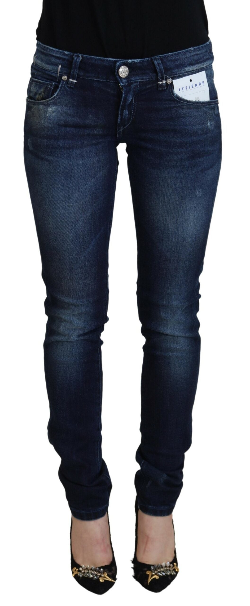 Jean en coton bleu clair taille basse, coupe slim, style décontracté pour femme.