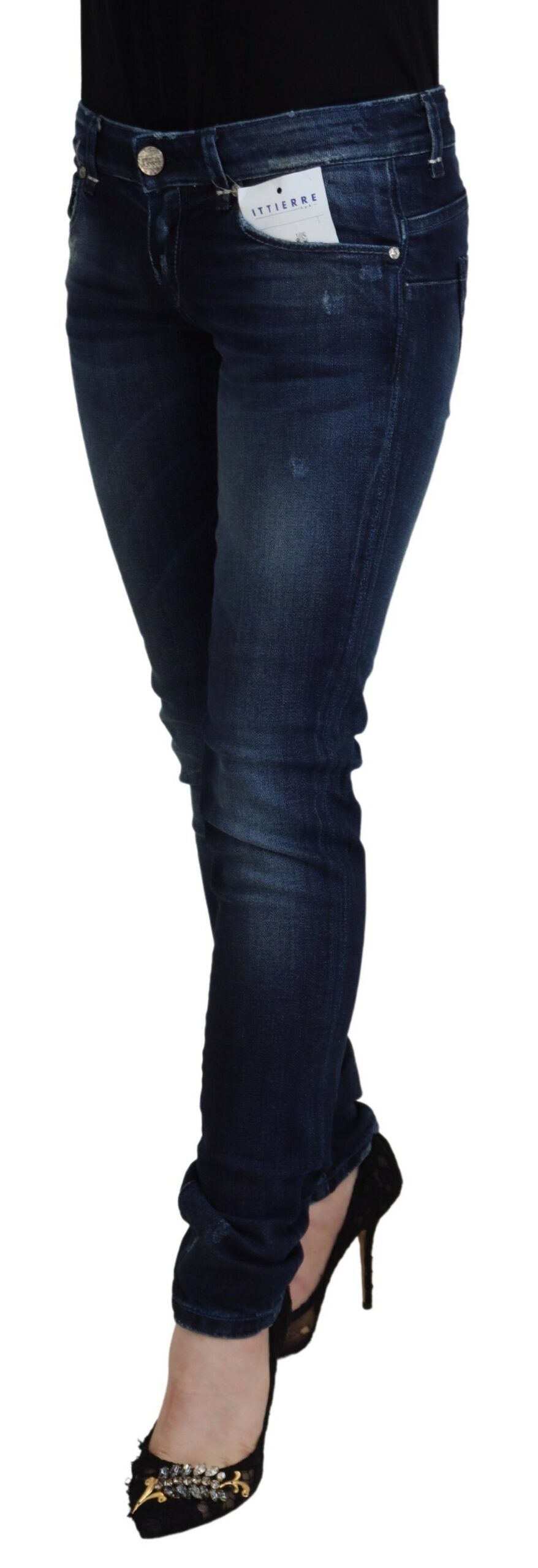 Jean en coton bleu clair taille basse, coupe slim, style décontracté pour femme.