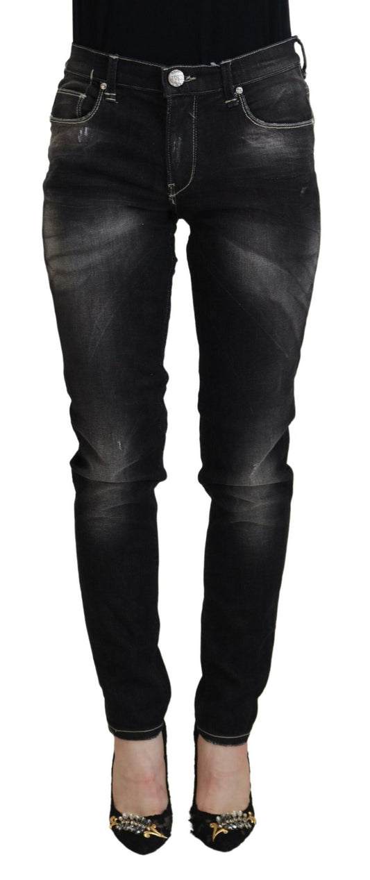 Jean en jean délavé noir taille mi-hauteur et coupe fuselée pour femme, modèle Acht.