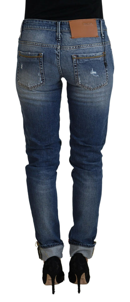 Jeans décontractés pour femmes Acht en coton bleu délavé, taille basse.
