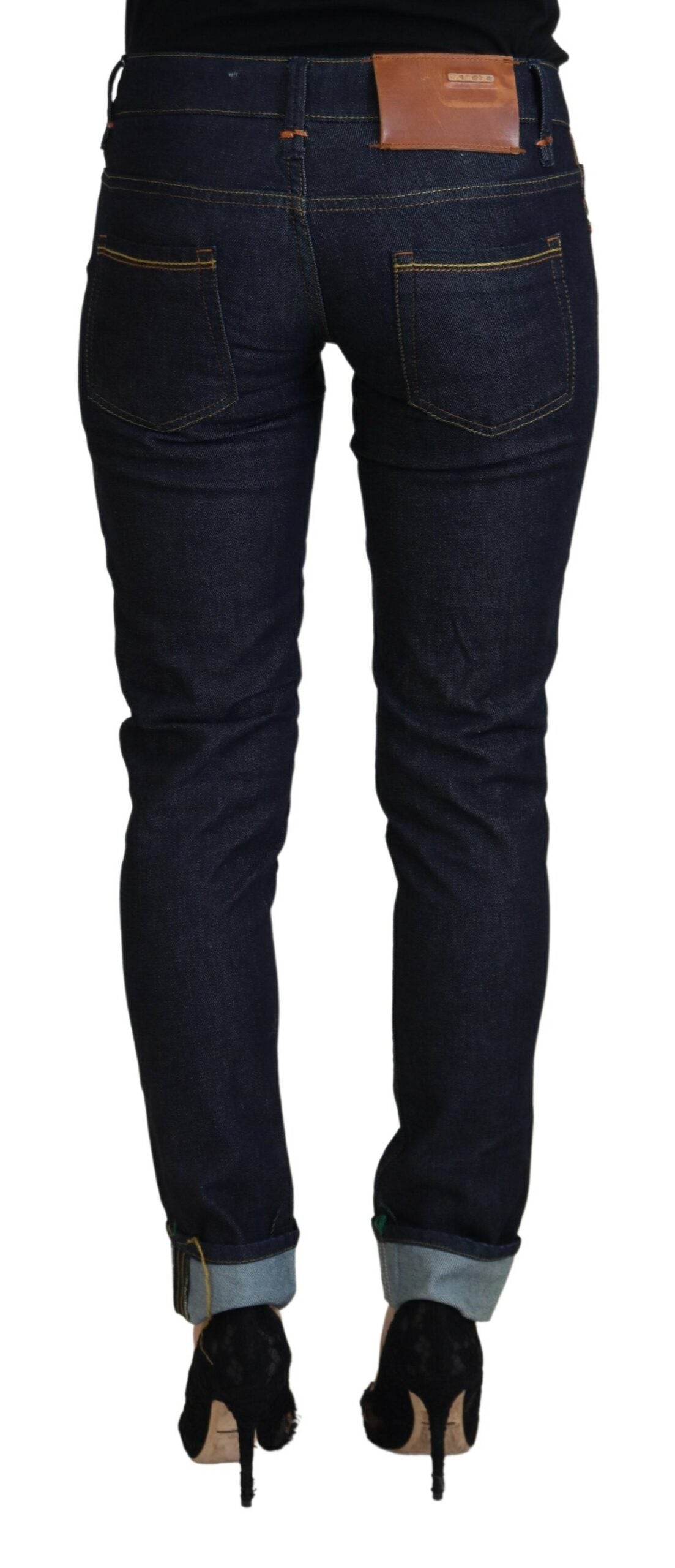 Jeans décontractés pour femmes Acht, en coton bleu, taille basse, coupe slim.