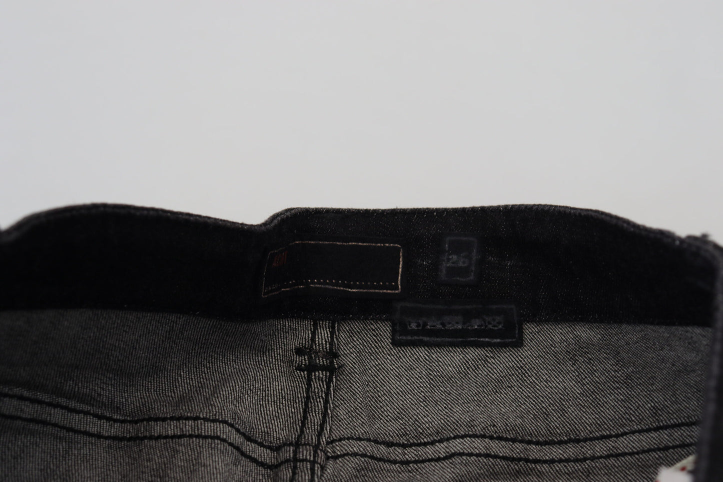 Jeans en jean slim taille basse en coton noir Acht