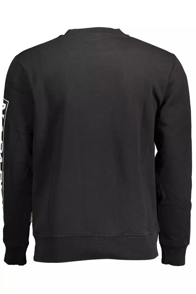 Napapijri : rehaussez votre style avec un sweat-shirt noir élégant.