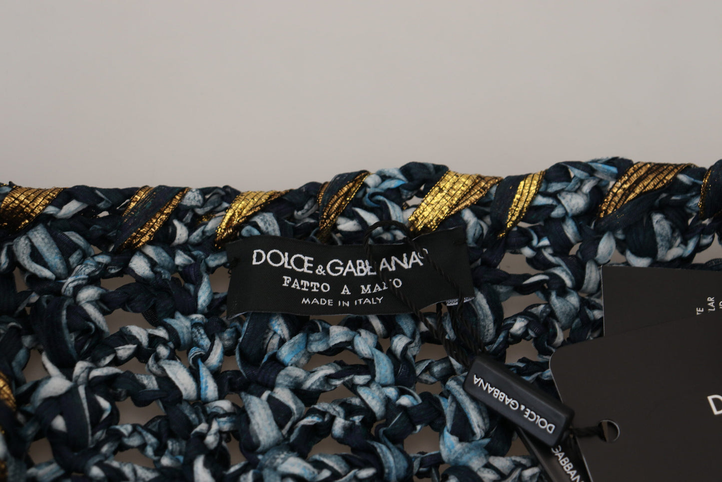 Pull en cardigan bleu à boutons Dolce &amp; Gabbana, fait à la main.