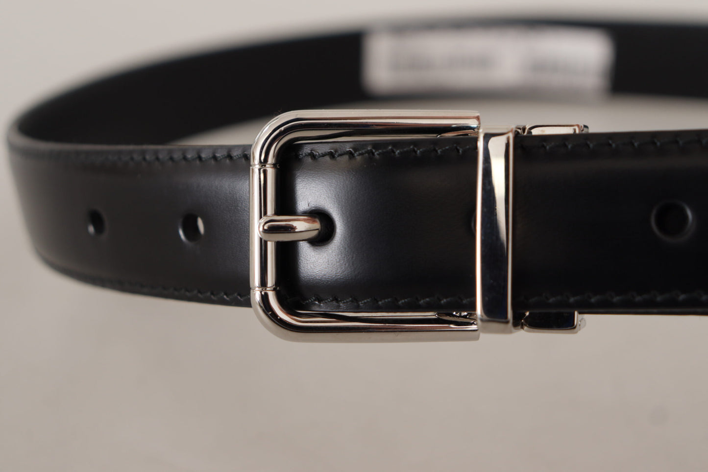 Dolce & Gabbana zwarte kalfsleren riem met metalen gesp en gegraveerd logo