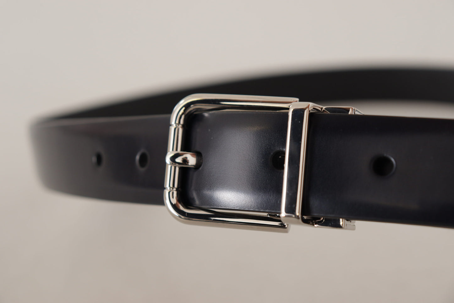 Dolce & Gabbana Zwarte Kalfsleren Zilveren Metalen Logo Gesp Riem