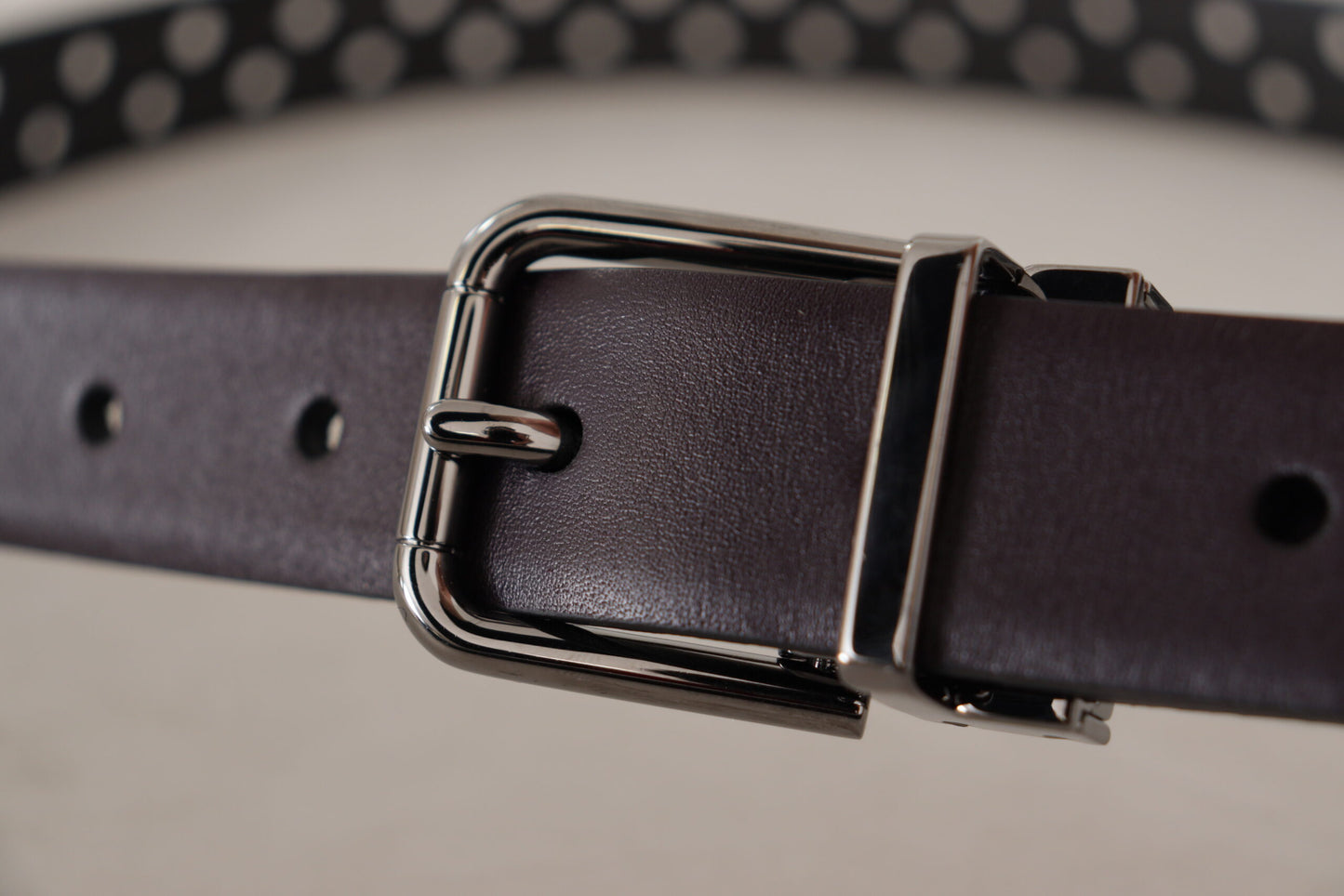 Dolce & Gabbana donkerpaarse geperforeerde leren riem met metalen gesp