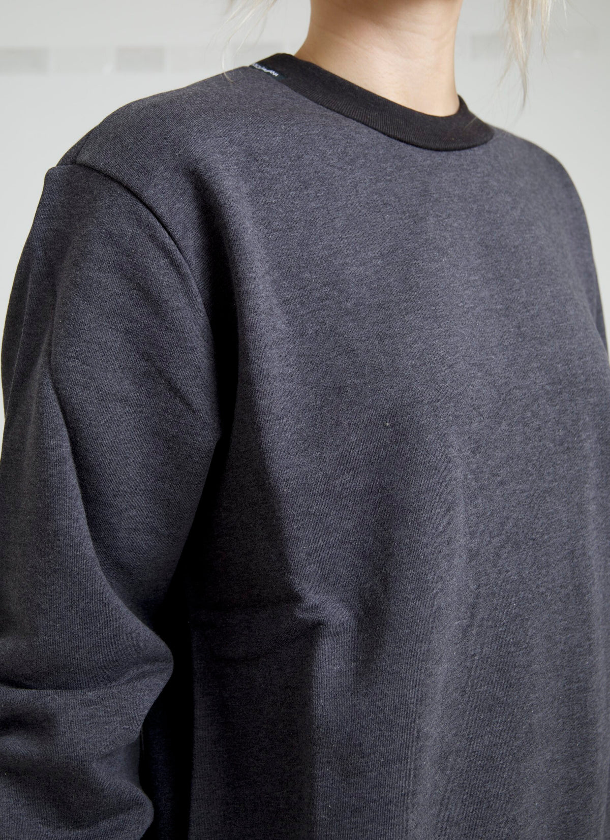 Pull en coton gris foncé Dolce & Gabbana à col rond