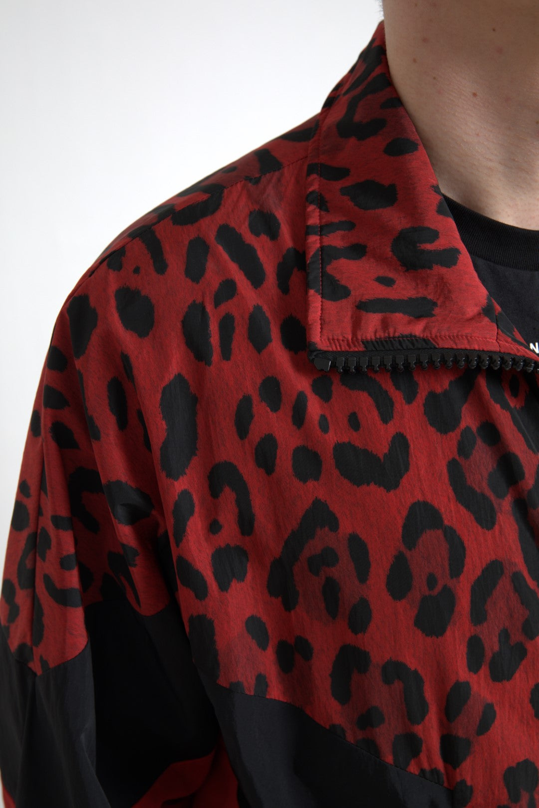 Pull en nylon à fermeture éclair avec imprimé léopard rouge de Dolce &amp; Gabbana