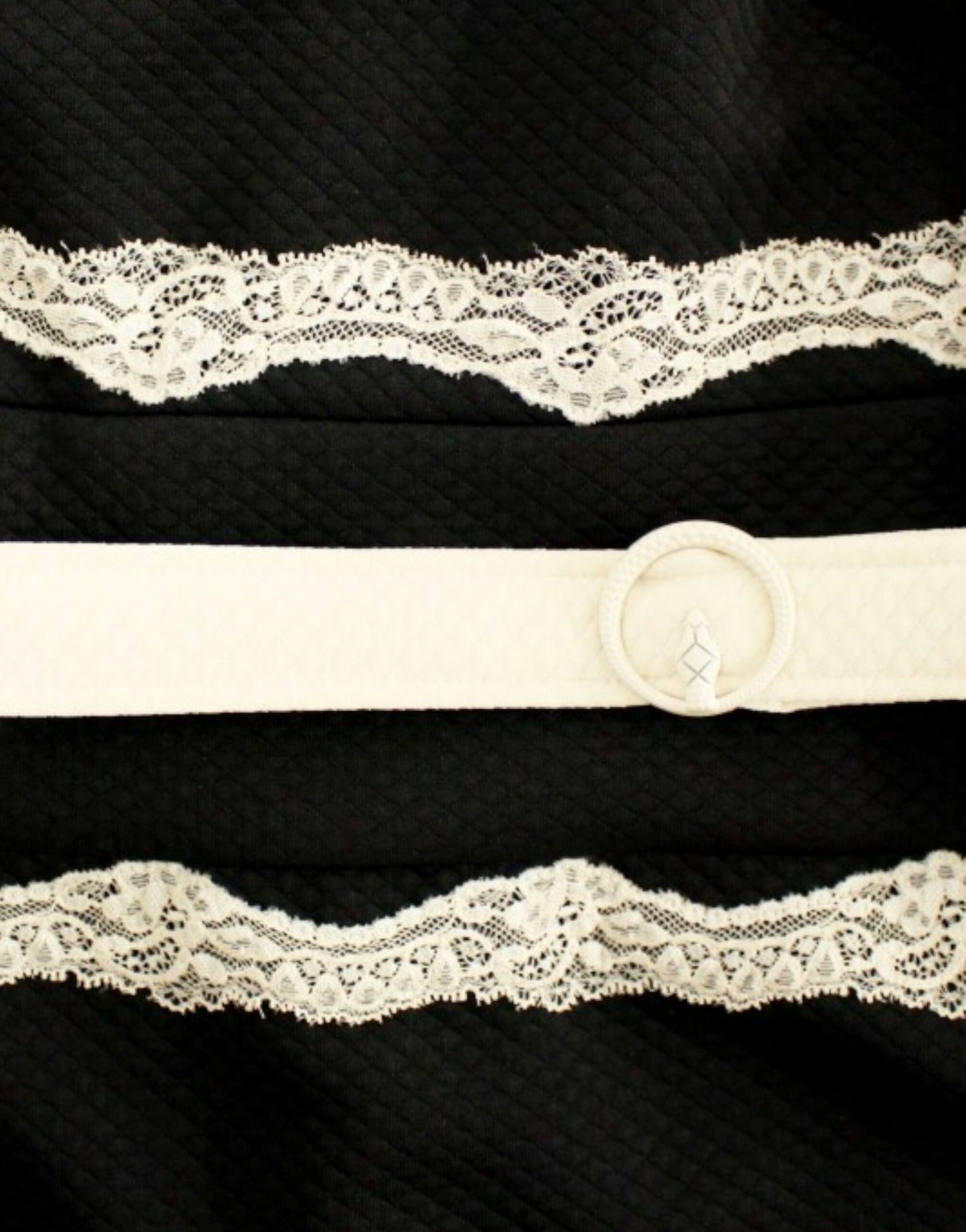 Robe fourreau en dentelle noire de Cavalli