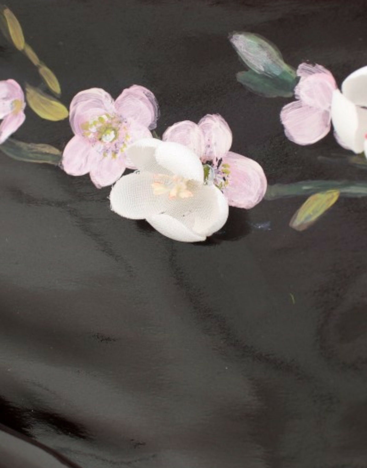 Robe fourreau noire à manches 3/4 et motifs floraux de Dolce &amp; Gabbana